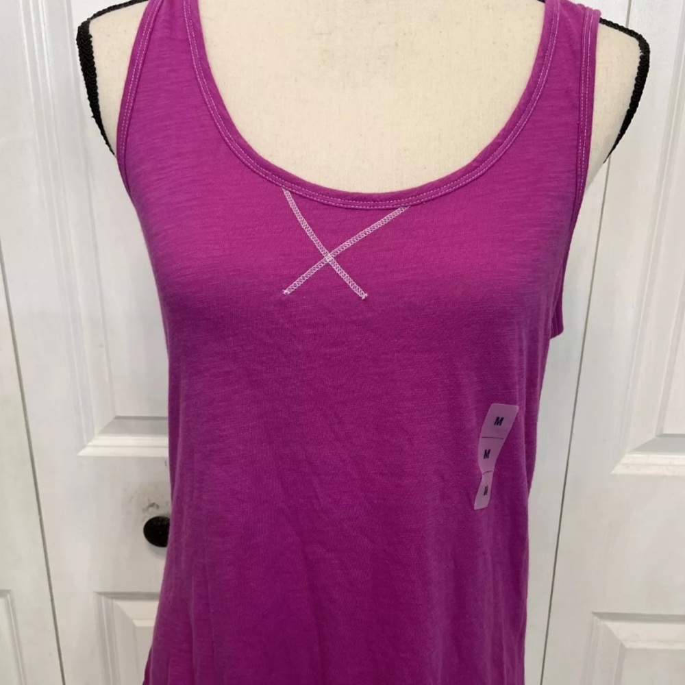 Camisole Old Navy.Color Magenta.Sz M.NWOT